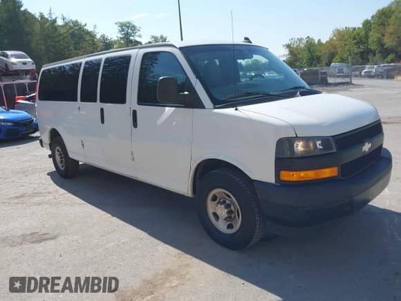 2020 Chevrolet Express Passenger LS с VIN 1GAZGNFP7L1212812, выставлен на аукционе IAAI как лот 43234983 с пробегом 61 317 миль миль и . История ставок и продаж доступна на DreamBid. Изображение 1.