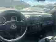 2013 Ram 1500 Tradesman z VIN 3C6JR6DT2DG598408, wystawiony jako Copart lot #62714235 z przebiegiem 169 124 mil mil oraz Czysty tytuł • Clean title. Historia ofert i sprzedaży dostępna na DreamBid. Obrazek 9.