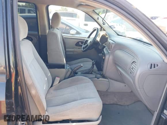 2005 Chevrolet TrailBlazer LT с VIN 1GNDS13S552183042, выставлен на аукционе IAAI как лот 43379851 с пробегом Не указан миль и . История ставок и продаж доступна на DreamBid. Изображение 5.