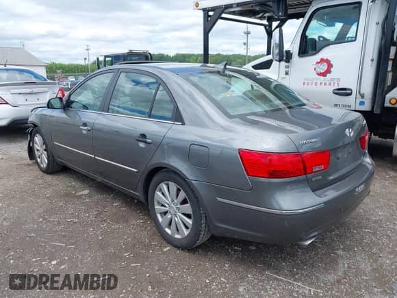 2010 Hyundai Sonata Limited с VIN 5NPEU4AF2AH610362, выставлен на аукционе IAAI как лот 42158403 с пробегом 110 871 миль миль и . История ставок и продаж доступна на DreamBid. Изображение 3.