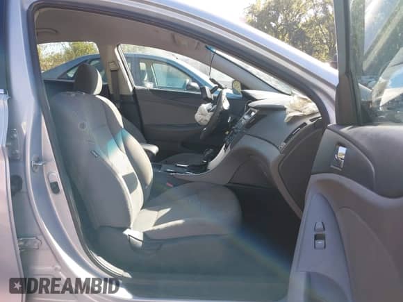 2012 Hyundai Sonata GLS z VIN 5NPEB4AC7CH494316, wystawiony jako IAAI lot #43301046 z przebiegiem 176 152 mil mil oraz . Historia ofert i sprzedaży dostępna na DreamBid. Obrazek 5.