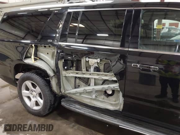 2016 Chevrolet Suburban LTZ with VIN 1GNSKJKCXGR108090, listed as a IAAI auction lot 42485236 with 120,395 mi miles and . Bid and sale history available at DreamBid. Image 6.