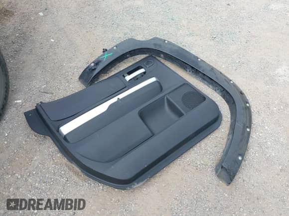 2017 Toyota Tundra SR5 z VIN 5TFEW5F10HX221912, wystawiony jako IAAI lot #42268725 z przebiegiem 92 588 mil mil oraz . Historia ofert i sprzedaży dostępna na DreamBid. Obrazek 12.