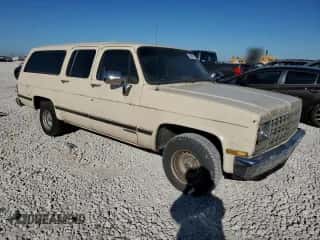 1990 Chevrolet Suburban с VIN 1GNER16K0LF169745, выставлен на аукционе Copart как лот 80865164 с пробегом 63 954 миль миль и Чистый • Clean title. История ставок и продаж доступна на DreamBid. Изображение 4.