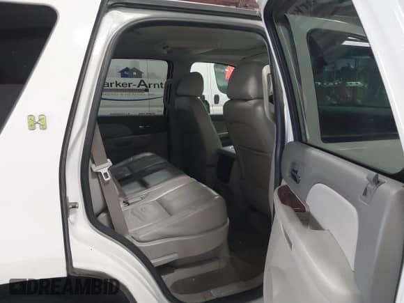 2009 Chevrolet Tahoe with VIN 1GNFK13519R107592, listed as a IAAI auction lot 41678976 with 248,977 mi miles and . Bid and sale history available at DreamBid. Image 8.