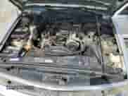 1996 Chevrolet Blazer z VIN 1GNCS13W3T2258932, wystawiony jako Copart lot #72136924 z przebiegiem 281 793 mil mil oraz Nie do naprawy • Non repairable. Historia ofert i sprzedaży dostępna na DreamBid. Obrazek 11.