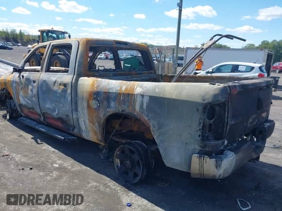 2010 Dodge 2500 SLT z VIN 3D7TT2CT4AG188904, wystawiony jako IAAI lot #43174041 z przebiegiem Nie podano mil oraz . Historia ofert i sprzedaży dostępna na DreamBid. Obrazek 3.