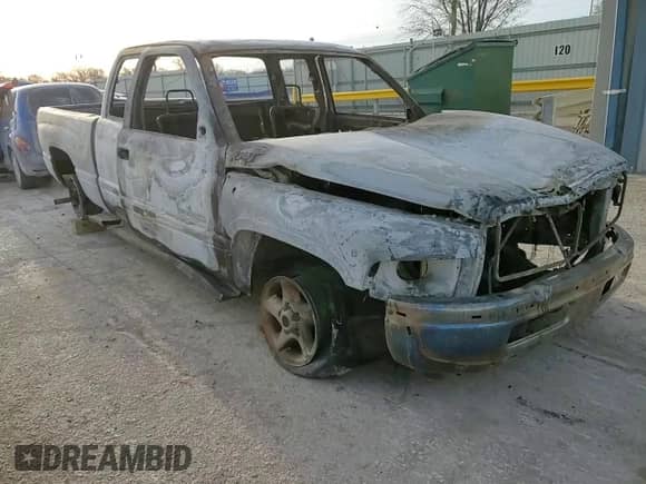 1997 Dodge 1500 с VIN 1B7HF13Z3VJ604967, выставлен на аукционе Copart как лот 50149435 с пробегом Не указан миль и На запчасти • Non repairable. История ставок и продаж доступна на DreamBid. Изображение 10.