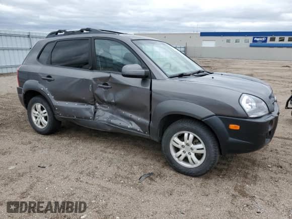 2008 Hyundai Tucson SE с VIN KM8JN72D98U802156, выставлен на аукционе Copart как лот 57833625 с пробегом 208 931 миль миль и Списание • Salvage title. История ставок и продаж доступна на DreamBid. Изображение 4.