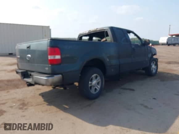 2005 Ford F-150 XLT z VIN 1FTPX14515FB24658, wystawiony jako IAAI lot #43187755 z przebiegiem Nie podano mil oraz . Historia ofert i sprzedaży dostępna na DreamBid. Obrazek 4.