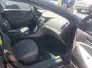 2012 Hyundai Sonata SE z VIN 5NPEC4AB9CH333664, wystawiony jako IAAI lot #42915240 z przebiegiem 130 250 mil mil oraz . Historia ofert i sprzedaży dostępna na DreamBid. Obrazek 5.