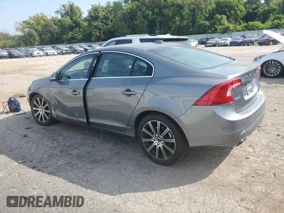 2017 Volvo S60 Inscription Platinum z VIN LYV402TM8HB143000, wystawiony jako Copart lot #80237205 z przebiegiem 72 098 mil mil oraz Szkoda całkowita • Salvage title. Historia ofert i sprzedaży dostępna na DreamBid. Obrazek 2.