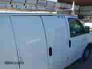 2005 Chevrolet Express Cargo z VIN 1GCFG15X551208054, wystawiony jako IAAI lot #43305665 z przebiegiem 204 379 mil mil oraz . Historia ofert i sprzedaży dostępna na DreamBid. Obrazek 13.