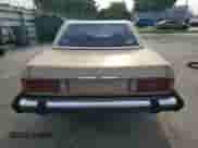 1985 Mercedes-Benz 380 z VIN WDBBA45C9FA016084, wystawiony jako Copart lot #71459445 z przebiegiem 94 159 mil mil oraz Czysty tytuł • Clean title. Historia ofert i sprzedaży dostępna na DreamBid. Obrazek 6.