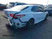 2019 Toyota Camry SE z VIN 4T1B11HK7KU827762, wystawiony jako IAAI lot #43355040 z przebiegiem 111 335 mil mil oraz . Historia ofert i sprzedaży dostępna na DreamBid. Obrazek 4.