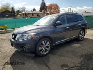 2014 Nissan Pathfinder Platinum Hybrid z VIN 5N1CR2MM9EC659451, wystawiony jako Copart lot #82643525 z przebiegiem 107 616 mil mil oraz Czysty tytuł • Clean title. Historia ofert i sprzedaży dostępna na DreamBid. Obrazek 1.