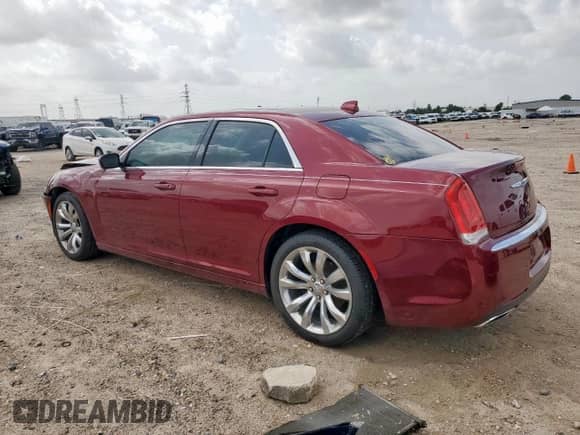 2018 Chrysler 300 Touring L с VIN 2C3CCAAG4JH201794, выставлен на аукционе Copart как лот 63006615 с пробегом 86 180 миль миль и Списание • Salvage title. История ставок и продаж доступна на DreamBid. Изображение 2.