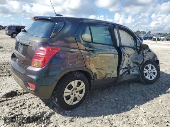 2018 Chevrolet Trax LS with VIN 3GNCJKSB9JL380536, listed as a Copart auction lot 83956635 with 18,384 mi miles and Salvage title. Bid and sale history available at DreamBid. Image 3.