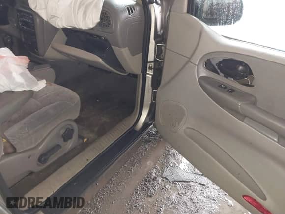 2003 Chevrolet TrailBlazer LS с VIN 1GNDS13S732173299, выставлен на аукционе IAAI как лот 42154066 с пробегом 152 591 миль миль и . История ставок и продаж доступна на DreamBid. Изображение 5.