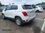 2021 Chevrolet Trax LS с VIN KL7CJKSB0MB319829, выставлен на аукционе IAAI как лот 43135654 с пробегом 83 296 миль миль и . История ставок и продаж доступна на DreamBid. Изображение 3.