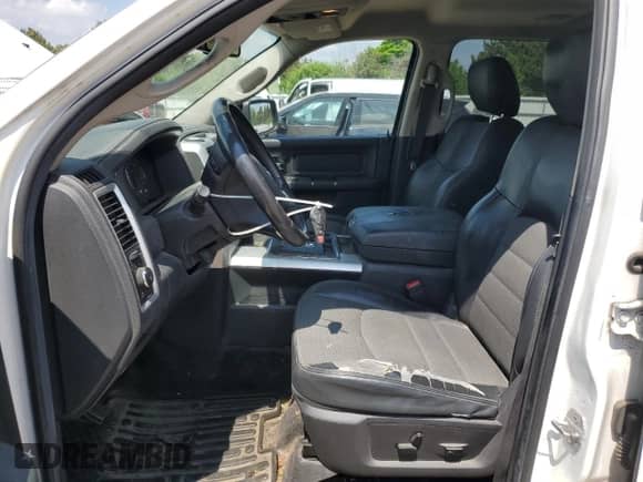 2010 Dodge 1500 SLT z VIN 1D7RV1CTXAS165523, wystawiony jako Copart lot #56001795 z przebiegiem 154 404 mil mil oraz Szkoda całkowita • Salvage title. Historia ofert i sprzedaży dostępna na DreamBid. Obrazek 7.