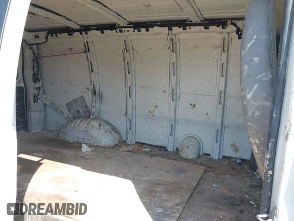 2010 Chevrolet Express Cargo с VIN 1GCUGADXXA1115078, выставлен на аукционе IAAI как лот 42976543 с пробегом 283 268 миль миль и . История ставок и продаж доступна на DreamBid. Изображение 8.