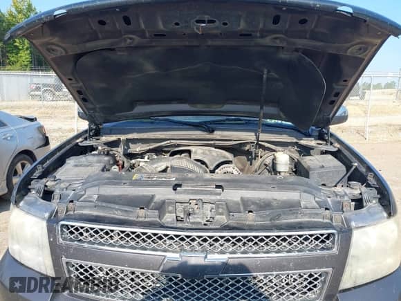 2011 Chevrolet Tahoe LT z VIN 1GNSKBE03BR132229, wystawiony jako IAAI lot #42939541 z przebiegiem 256 860 mil mil oraz . Historia ofert i sprzedaży dostępna na DreamBid. Obrazek 10.
