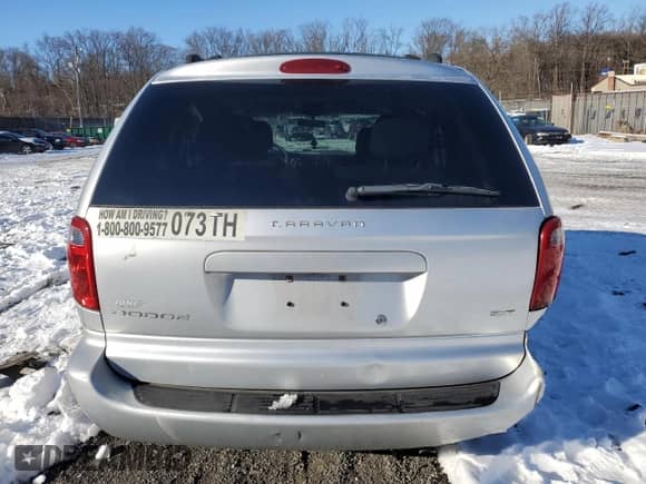 2004 Dodge Caravan SXT with VIN 1D4GP45R44B554194, listed as a Copart auction lot 87416924 with 192,340 mi miles and Salvage title. Bid and sale history available at DreamBid. Image 6.