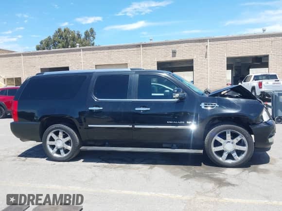 2008 Cadillac Escalade ESV с VIN 1GYFK66888R221139, выставлен на аукционе IAAI как лот 42671536 с пробегом 200 752 миль миль и . История ставок и продаж доступна на DreamBid. Изображение 13.