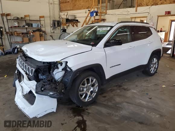 2022 Jeep Compass Latitude Lux с VIN 3C4NJDFBXNT132762, выставлен на аукционе Copart как лот 70482125 с пробегом 38 611 миль миль и Списание • Salvage title. История ставок и продаж доступна на DreamBid. Изображение 1.