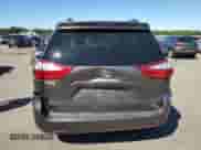 2017 Toyota Sienna LE Auto Access Seat z VIN 5TDKZ3DC9HS824849, wystawiony jako Copart lot #68481085 z przebiegiem Nie podano mil oraz Szkoda całkowita • Salvage title. Historia ofert i sprzedaży dostępna na DreamBid. Obrazek 6.