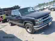 1998 Chevrolet Silverado 1500 z VIN 2GCEC19R7W1103854, wystawiony jako IAAI lot #43234033 z przebiegiem 276 944 mil mil oraz . Historia ofert i sprzedaży dostępna na DreamBid. Obrazek 1.