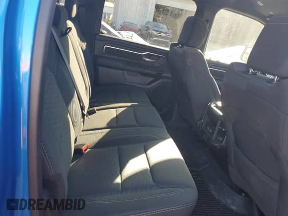 2025 Ram 1500 Big Horn z VIN 1C6SRFFP7SN778797, wystawiony jako Copart lot #86070765 z przebiegiem 2 930 mil mil oraz Szkoda całkowita • Salvage title. Historia ofert i sprzedaży dostępna na DreamBid. Obrazek 10.