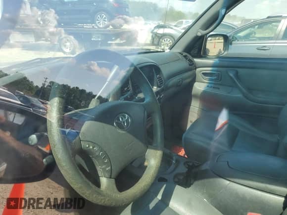 2006 Toyota Tundra Limited z VIN 5TBET38106S541155, wystawiony jako Copart lot #58788545 z przebiegiem 265 121 mil mil oraz Czysty tytuł • Clean title. Historia ofert i sprzedaży dostępna na DreamBid. Obrazek 8.