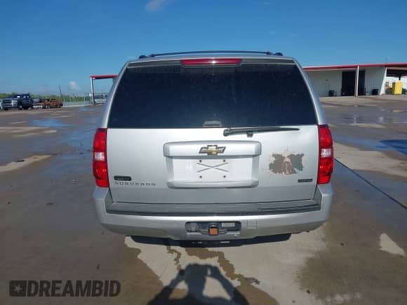 2011 Chevrolet Suburban LS с VIN 1GNSCHE06BR200541, выставлен на аукционе IAAI как лот 43000370 с пробегом 217 550 миль миль и . История ставок и продаж доступна на DreamBid. Изображение 16.