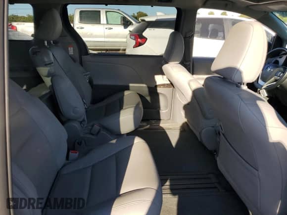 2015 Toyota Sienna XLE с VIN 5TDYK3DC2FS530978, выставлен на аукционе Copart как лот 86070055 с пробегом 191 926 миль миль и Списание • Salvage title. История ставок и продаж доступна на DreamBid. Изображение 11.