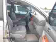 2006 Toyota Sienna XLE z VIN 5TDZA22C56S504007, wystawiony jako IAAI lot #42381620 z przebiegiem 151 937 mil mil oraz . Historia ofert i sprzedaży dostępna na DreamBid. Obrazek 5.