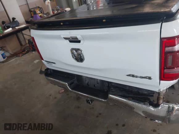 2021 Ram 1500 Laramie z VIN 1C6SRFJT9MN665361, wystawiony jako IAAI lot #42846481 z przebiegiem 90 228 mil mil oraz . Historia ofert i sprzedaży dostępna na DreamBid. Obrazek 16.