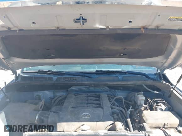 2018 Toyota Tundra SR с VIN 5TFUW5F1XJX752861, выставлен на аукционе IAAI как лот 42443800 с пробегом 72 547 миль миль и . История ставок и продаж доступна на DreamBid. Изображение 10.