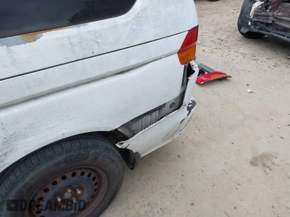 2002 Honda Odyssey LX с VIN 5FNRL18522B052674, выставлен на аукционе IAAI как лот 43338068 с пробегом 289 317 миль миль и . История ставок и продаж доступна на DreamBid. Изображение 18.