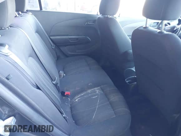 2015 Chevrolet Sonic LT с VIN 1G1JC5SH4F4124777, выставлен на аукционе IAAI как лот 43443452 с пробегом 95 886 миль миль и . История ставок и продаж доступна на DreamBid. Изображение 8.