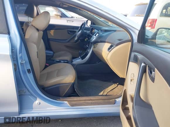 2011 Hyundai Elantra GLS z VIN KMHDH4AE3BU153894, wystawiony jako IAAI lot #42820459 z przebiegiem 167 720 mil mil oraz . Historia ofert i sprzedaży dostępna na DreamBid. Obrazek 5.