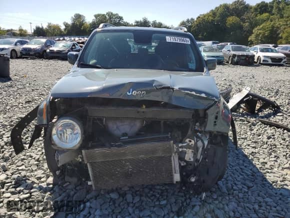 2018 Jeep Renegade Latitude with VIN ZACCJABB9JPJ07071, listed as a Copart auction lot 71979965 with 142,641 mi miles and Salvage title. Bid and sale history available at DreamBid. Image 5.