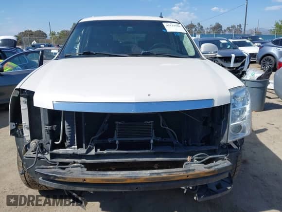 2011 Cadillac Escalade Premium with VIN 1GYS4CEF0BR162201, listed as a IAAI auction lot 42121589 with 160,290 mi miles and . Bid and sale history available at DreamBid. Image 13.