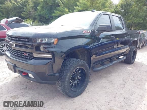 2021 Chevrolet Silverado 1500 LT Trail Boss z VIN 1GCPYFEL7MZ152372, wystawiony jako IAAI lot #43136298 z przebiegiem 72 947 mil mil oraz . Historia ofert i sprzedaży dostępna na DreamBid. Obrazek 18.