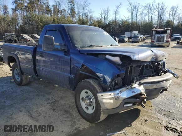2000 Chevrolet Silverado 2500 with VIN 1GCGK24U5YE341278, listed as a Copart auction lot 88447825 with 256,226 mi miles and Salvage title. Bid and sale history available at DreamBid. Image 4.