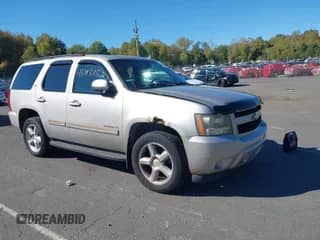 2007 Chevrolet Tahoe LTZ z VIN 1GNFK13067R185979, wystawiony jako IAAI lot #43393352 z przebiegiem 263 755 mil mil oraz . Historia ofert i sprzedaży dostępna na DreamBid. Obrazek 1.