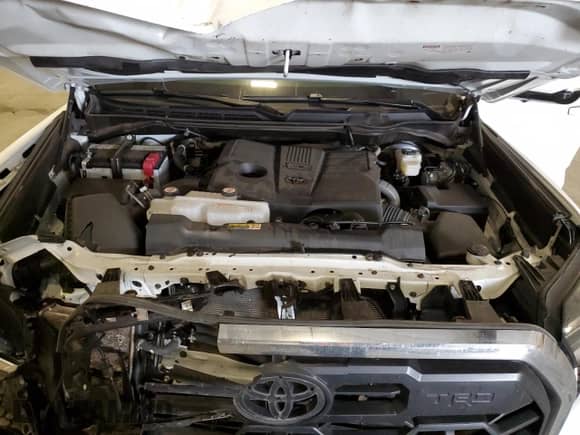 2025 Toyota Tundra SR5 с VIN 5TFLA5DBXSX269443, выставлен на аукционе Copart как лот 84546195 с пробегом 19 842 миль миль и Списание • Salvage title. История ставок и продаж доступна на DreamBid. Изображение 11.