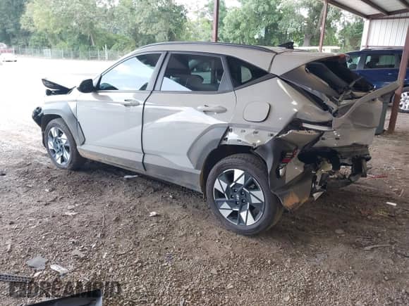 2025 Hyundai Kona SEL с VIN KM8HB3AB7SU246291, выставлен на аукционе IAAI как лот 43021281 с пробегом 7 942 миль миль и . История ставок и продаж доступна на DreamBid. Изображение 3.