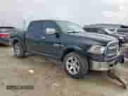 2018 Ram 1500 Laramie z VIN 1C6RR7NT5JS237203, wystawiony jako Copart lot #65803615 z przebiegiem 148 374 mil mil oraz Szkoda całkowita • Salvage title. Historia ofert i sprzedaży dostępna na DreamBid. Obrazek 4.